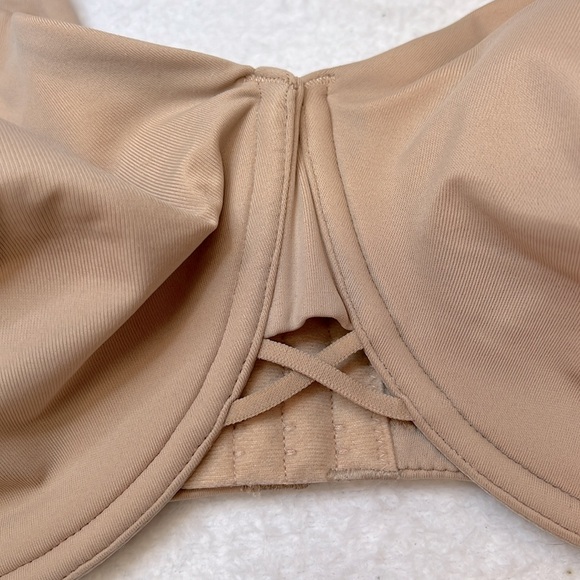 Brilliance by Vanity Fair Full Figure Jersey lined Underwire Bra. Size 42DD. EUC - Picture 2 of 5